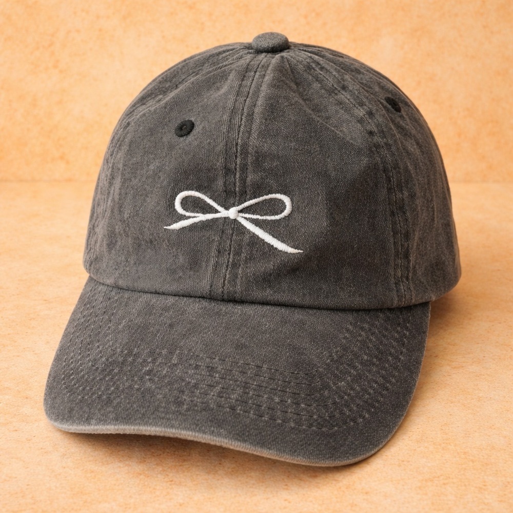 CHARCOAL GRAY HAT WITH EMBROIDERED BOW